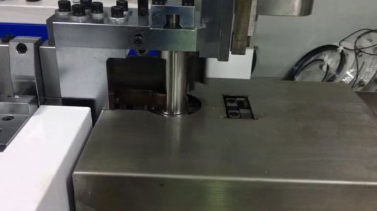 Machine à cintrer de lames de commande numérique par ordinateur de précision pour la découpe